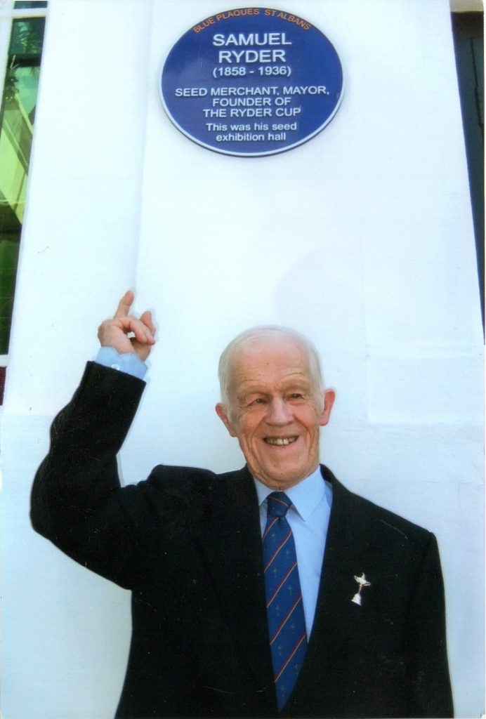 Peter Fry Unveils Ryder Plaque